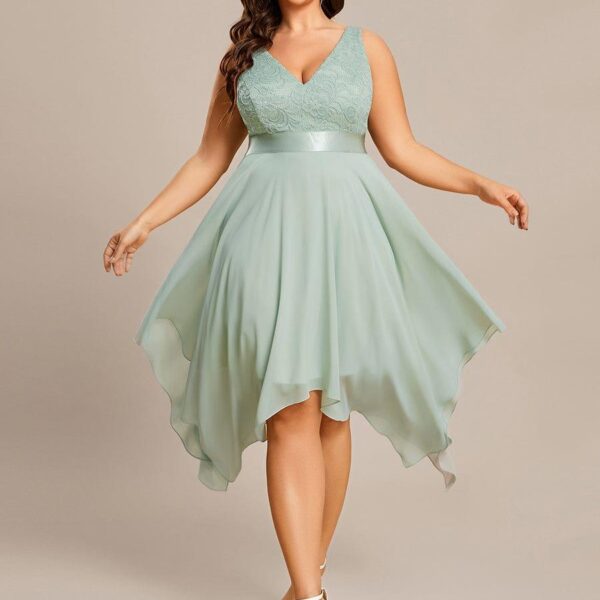 Plus Size Stunning V Neck Prom Lace Dress for Women