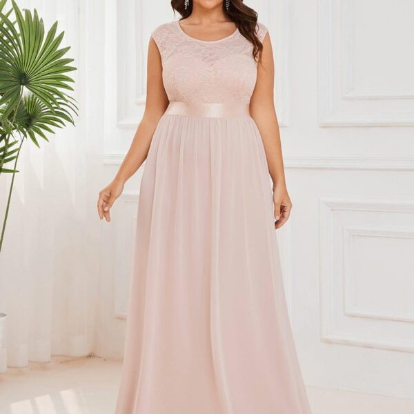 Plus Size Classic Round Neck V Back A-Line Chiffon Bridesmaid Dresses with Lace